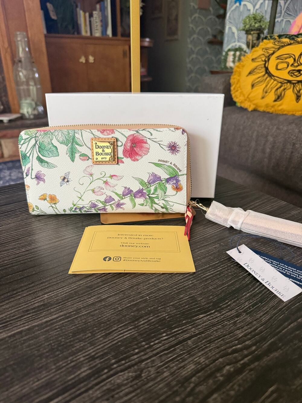 NIB Dooney & Bourke Botanical Collection Large Zip-Around Wristlet